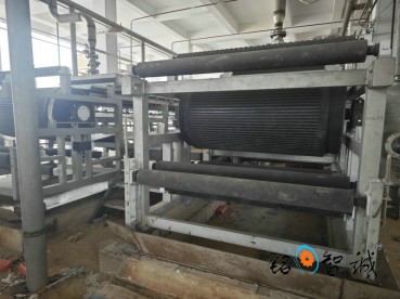 不銹鋼皮帶輸送機(jī)安裝現(xiàn)場